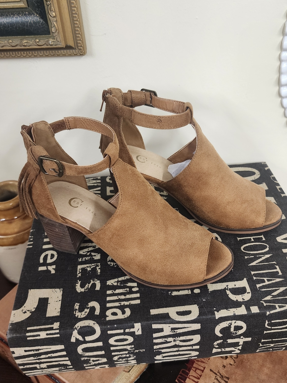 1946 Suede Open-Toe Block Heel Sandals - Tan